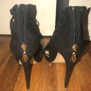 G by GUESS Fallon Lace Up Heels 👠